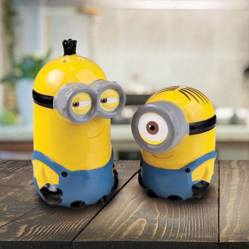 Saliere Et Poivriere Design En Forme De Minions Sur Cadeaux Et Anniversaire Saliere Et Poivriere Design En Forme De Minions Sur Cadeaux Et Anniversaire