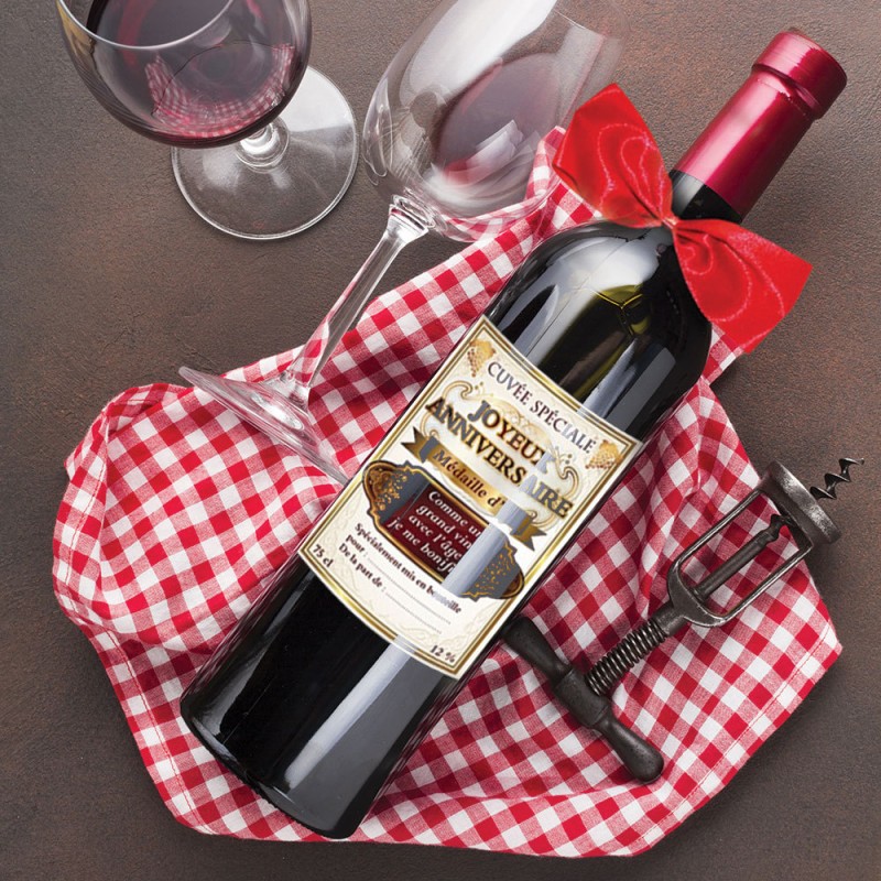 Une Bouteille De Vin Rouge Humoristique Pour Anniversaire Sur Cadeaux Et Anniversaire
