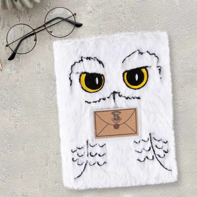 Carnet fourrure en forme de la chouette Hedwige sur Cadeaux et Anniversaire