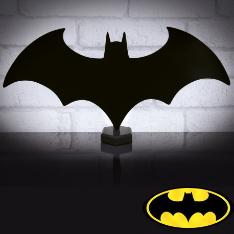 A l’effigie de l’emblématique logo, la lampe d’ambiance Batman est une idée de déco ultra geek